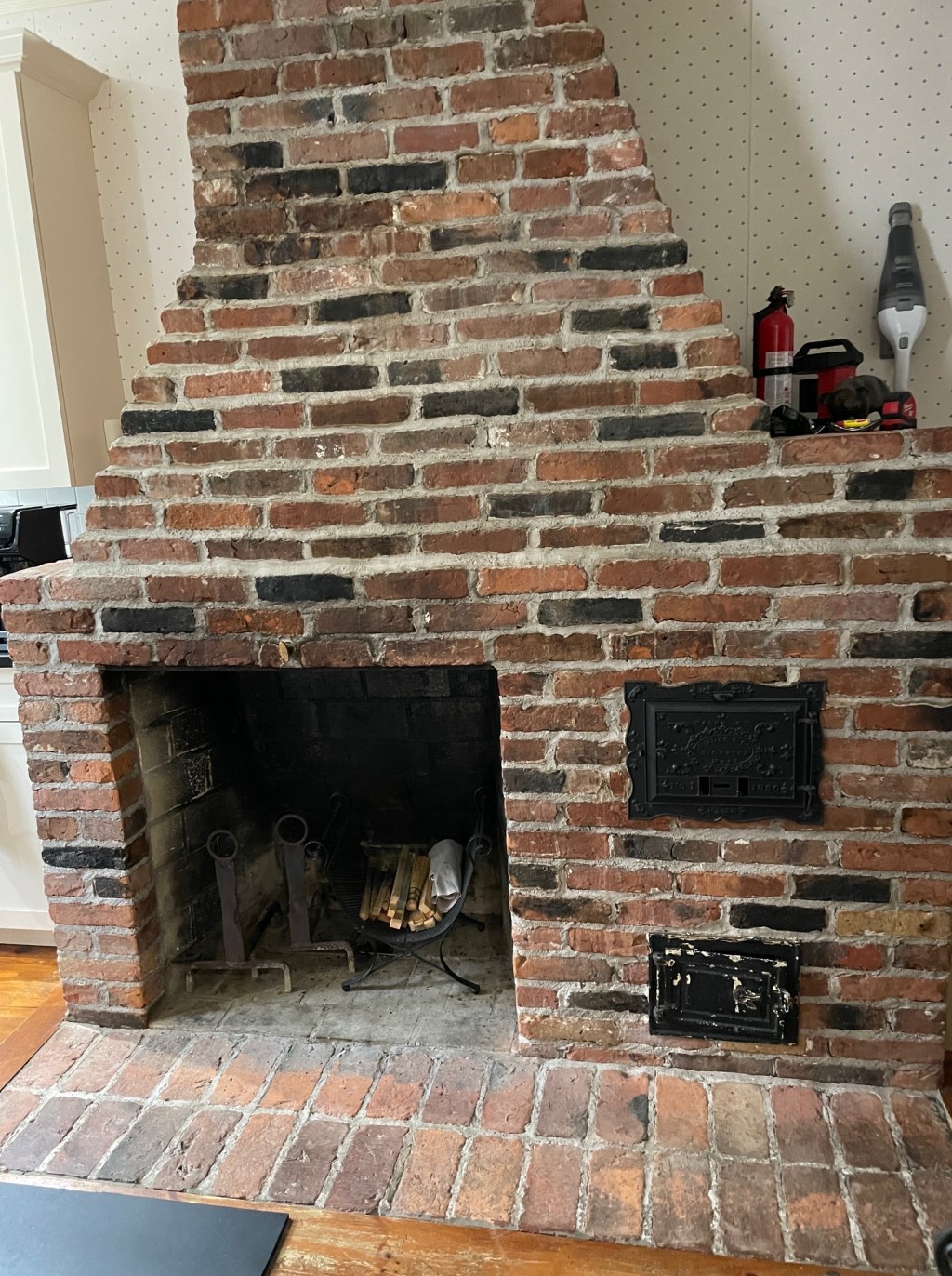 The Heart of the Home: A Beehive Oven and&nbsp;Fireplace